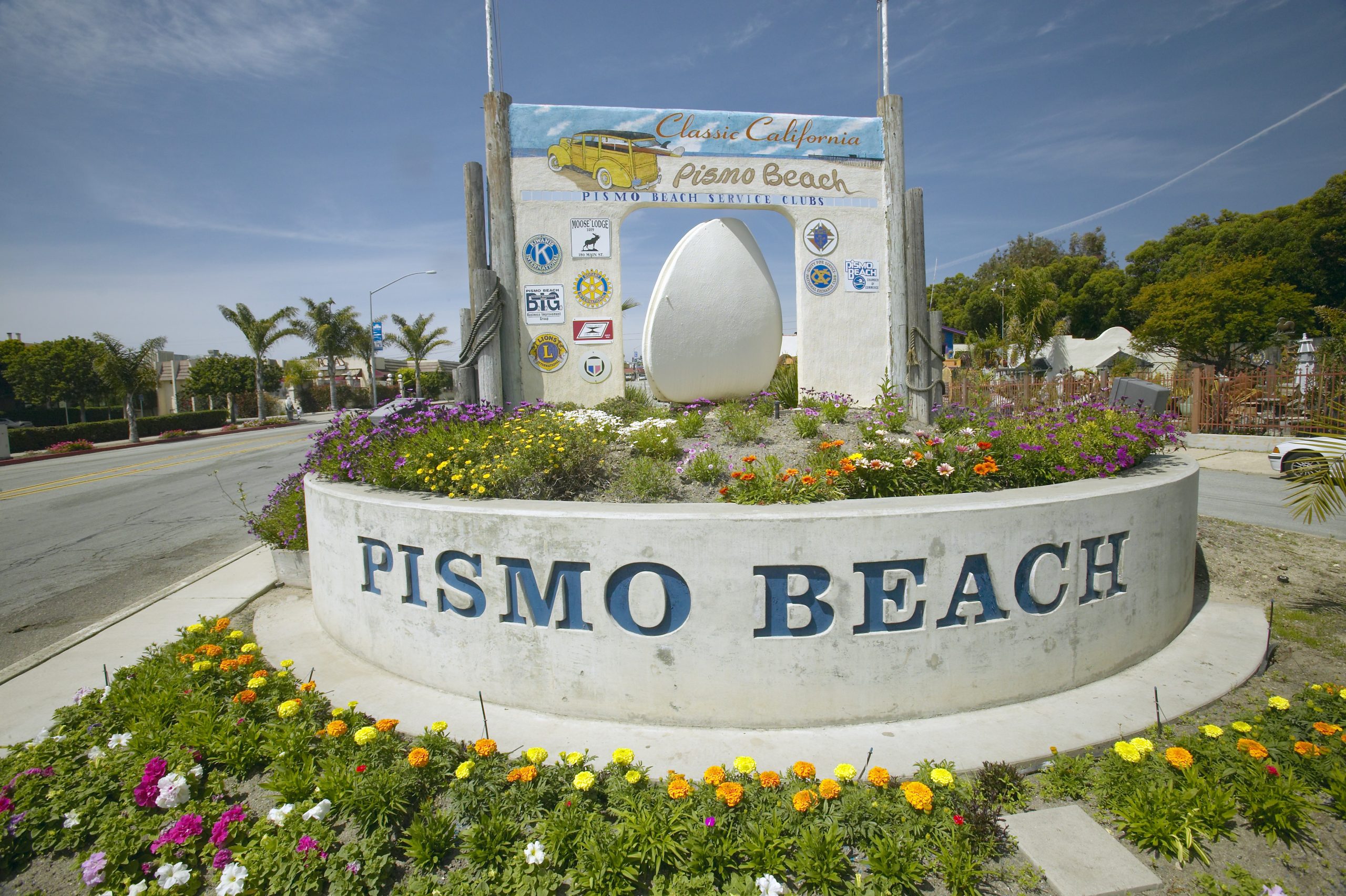 Welcome,Sign,To,Pismo,Beach,In,Southern,California
