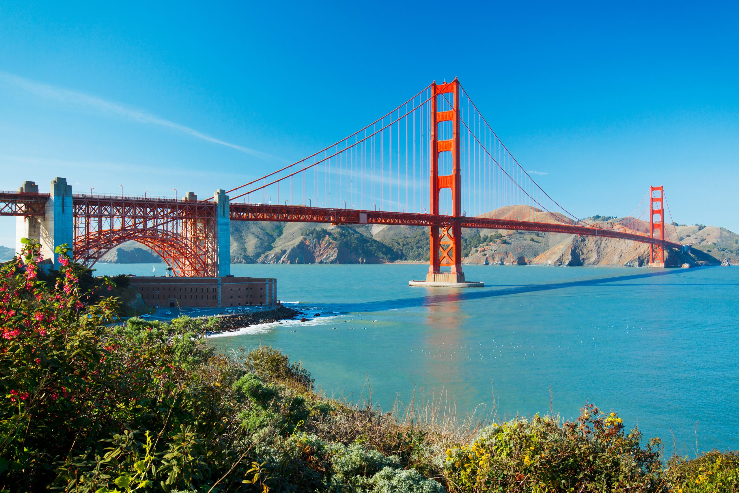 The,Golden,Gate,Bridge,In,San,Francisco,With,Beautiful,Blue