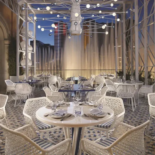 8683-6-hotel_carousel_large