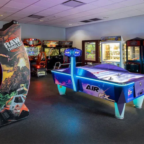 avanti-international-resort-gallery-arcade-room