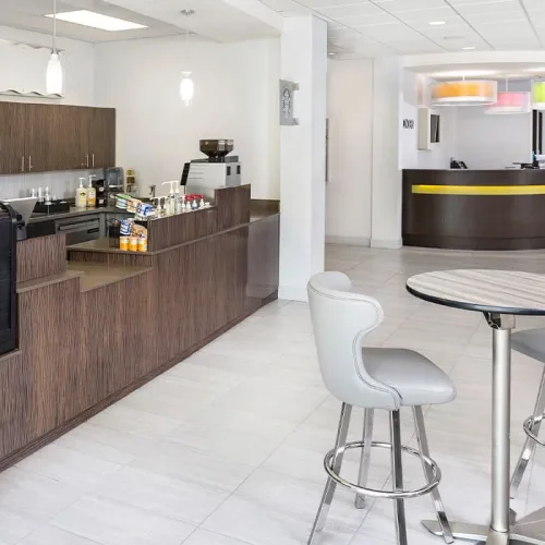 avanti-international-resort-orlando-lobby-barista-gallery