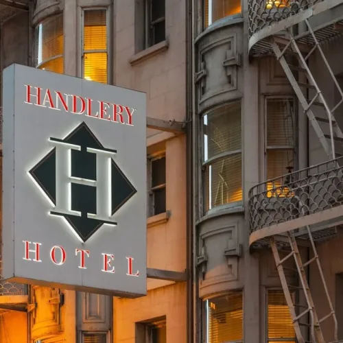 hush-sign-closeup-0755